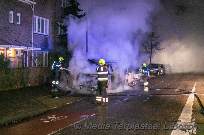 Mediaterplaatse autos en bus in brand 08012019 Image00001