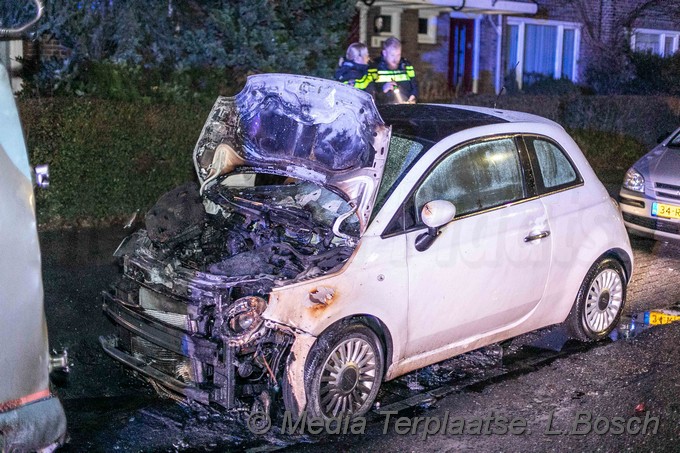 Mediaterplaatse autos en bus in brand 08012019 Image00004