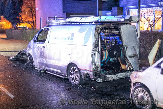 Mediaterplaatse autos en bus in brand 08012019 Image00005