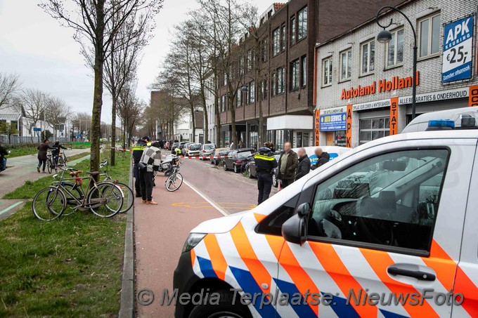 Mediaterplaatse auto tikt fietser aan haarlem 02042021 Image00001