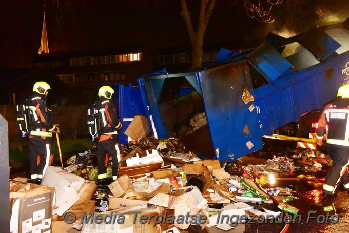 Mediaterplaatse brand in container zoeterwoude 04042021 Image00005