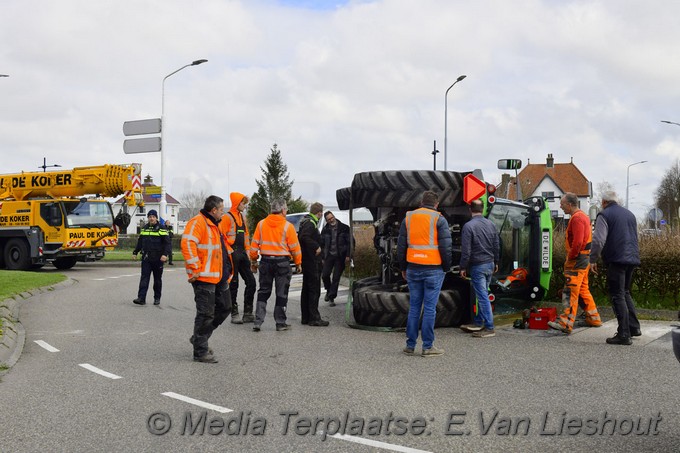 Mediaterplaatse tractor op zijn kant nvp 09042021 Image00007