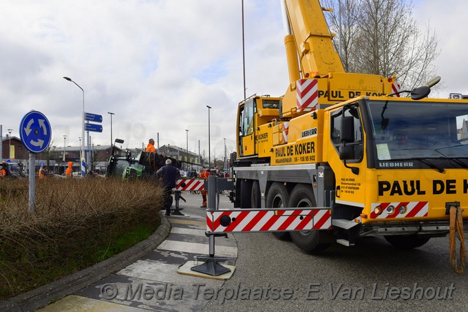 Mediaterplaatse tractor op zijn kant nvp 09042021 Image00010