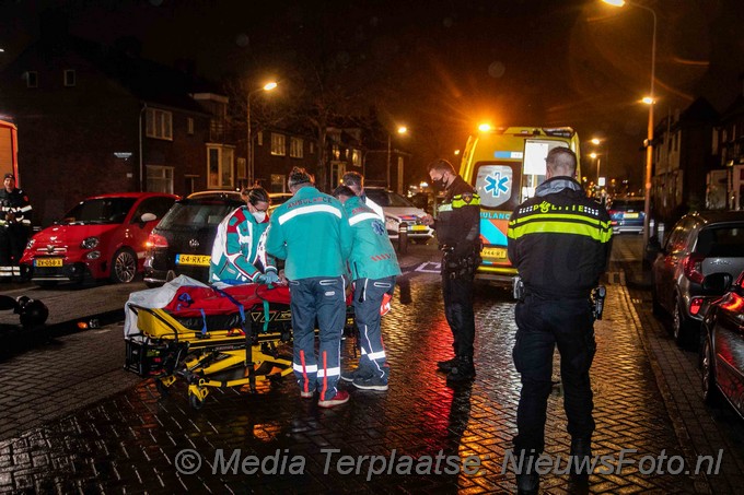 Mediaterplaatse ongeval scooterrijder knel onder auto IJmuiden 11042021 Image00001