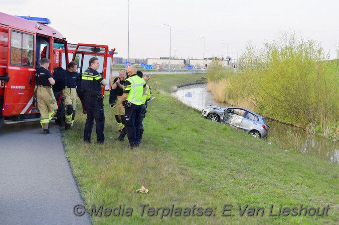 Mediaterplaatse auto te water lijnden a9 19042021 Image00001