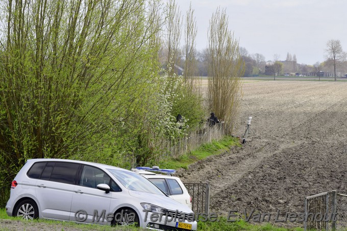 Mediaterplaatse politie inval in aalsmeer 21042021 Image00002