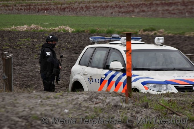 Mediaterplaatse politie inval in aalsmeer 21042021 Image00011