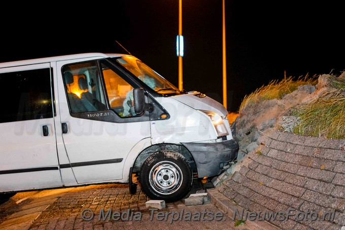 Mediaterplaatse bestuurder mist rotonde in zandvoort 08082021 Image00002