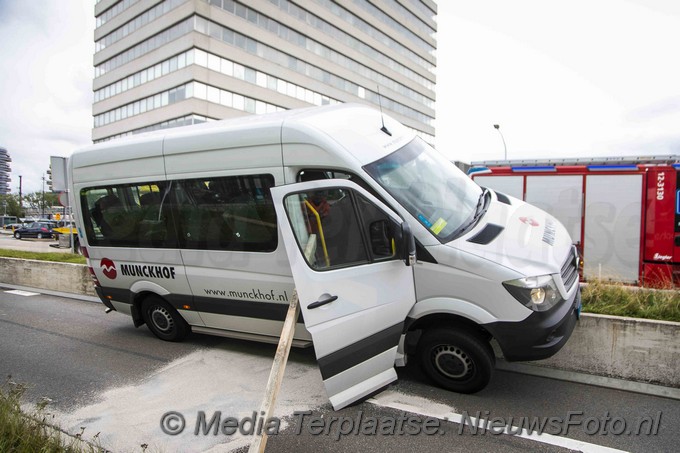 Mediaterplaatse ongeval met taxi busje haarlem 18082021 Image00005