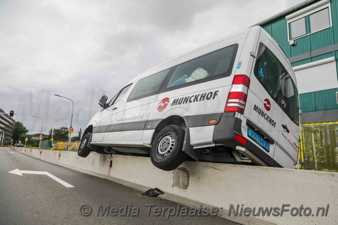 Mediaterplaatse ongeval met taxi busje haarlem 18082021 Image00009