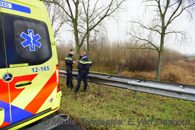 Mediaterplaatse motorcrosser klapt op boom 24122021 Image00001