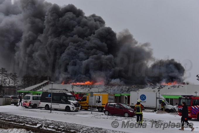 Mediaterplaatse gebouw brand intratuin lisse 08022021 Image00001