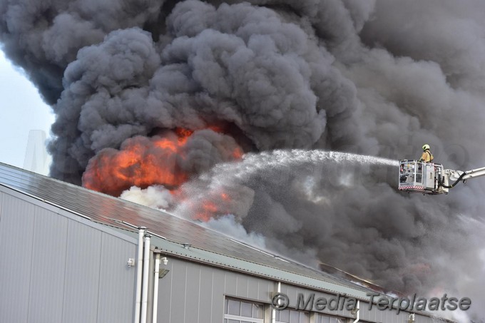 Mediaterplaatse grote brand ver meulen hazerwoude dorp 21022021 Image00001