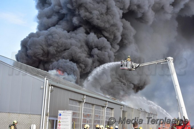 Mediaterplaatse grote brand ver meulen hazerwoude dorp 21022021 Image00005