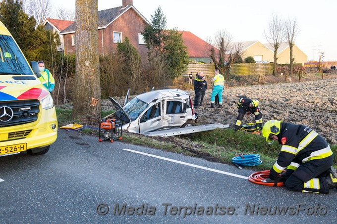 Mediaterplaatse auto tegen boom iojweg nvp 24022021 Image00003
