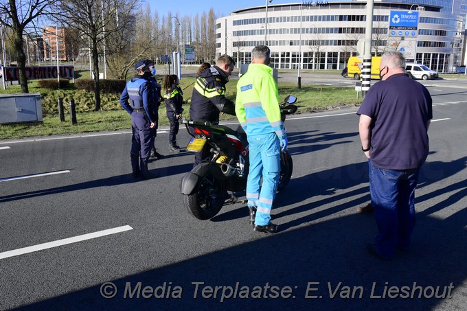 Mediaterplaatse moterrijder onderuit in hoofddorp 05032021 Image00006