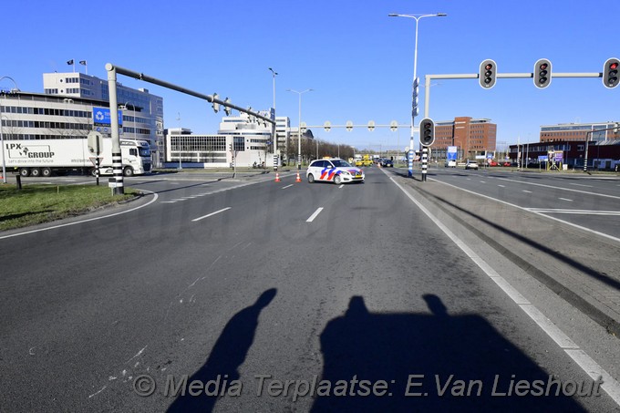 Mediaterplaatse moterrijder onderuit in hoofddorp 05032021 Image00007