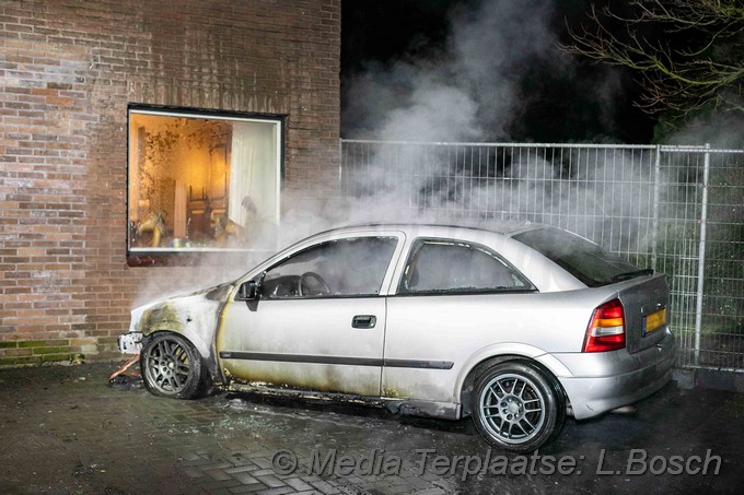 Mediaterplaatse Auto uitgebrand bij woning langs Vijfhuizerdijk 10032021 Image00005