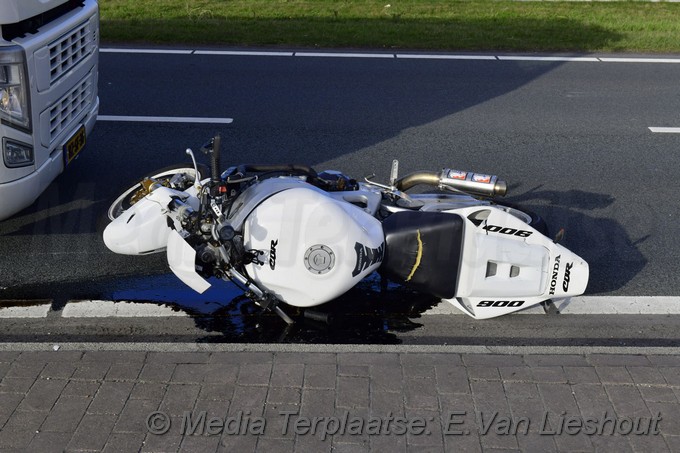 Mediaterplaatse ongeval n201 hdp motorrijder onderuit 22032021 Image00005