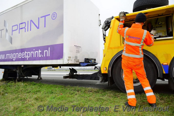 Mediaterplaatse vrachtwagen verliest zijn trailer op de a4 hdp 09112021 Image00007