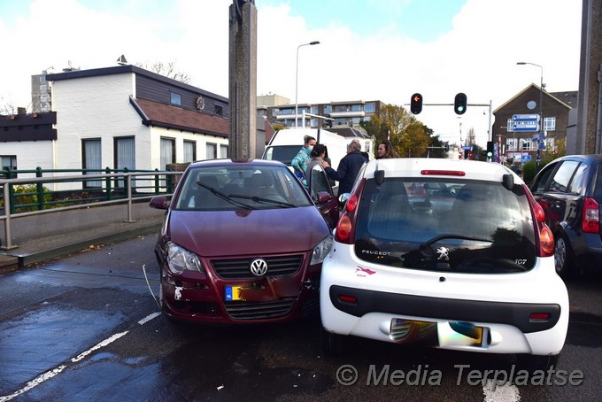 Mediaterplaatse ongeval haagweg ldn auto brugpijler daarna weer tegen auto 13112021 Image00001