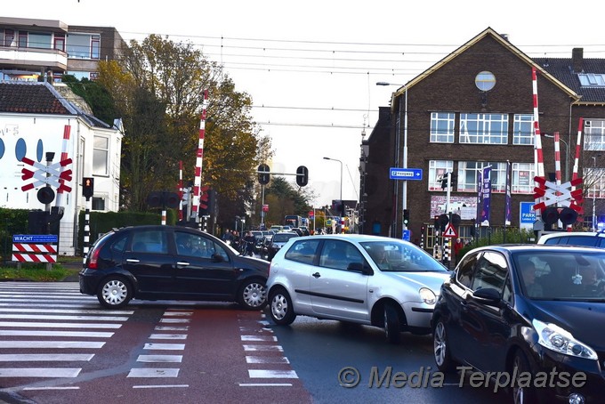 Mediaterplaatse ongeval haagweg ldn auto brugpijler daarna weer tegen auto 13112021 Image00006