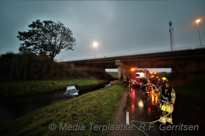 Mediaterplaatse auto te water nieuwerbrug 13112021 Image00006