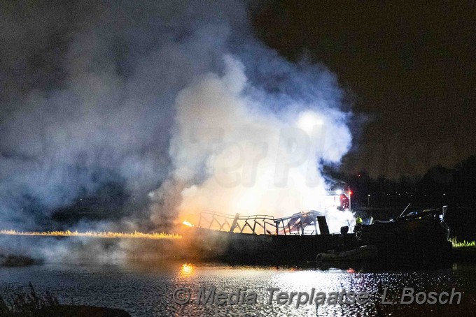 Mediaterplaatse Boot in brand haarlem 18112021 Image00002