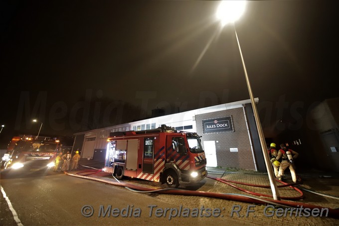 Mediaterplaatse zeer grote brand raderstraat capelle aan de ijssel 18112021 Image00004