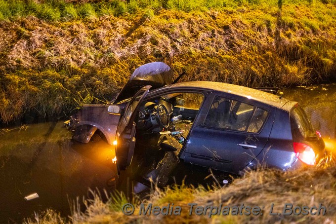 Mediaterplaatse auto te water met vier personen bij schiphol 2312021 Image00001