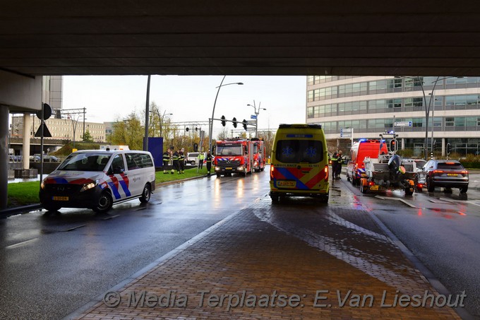 Mediaterplaatse weer auto te water in hoofddorp taurusavenue 29112021 Image00003