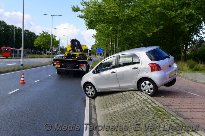 mediaterplaatse auto op stoeprand hdp 06102021 Image00004