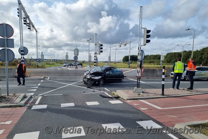 Mediaterplaatse ongeval auto lijnbus rozenburg 11102021 Image00001