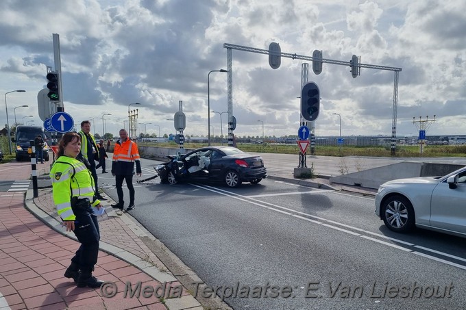 Mediaterplaatse ongeval auto lijnbus rozenburg 11102021 Image00002