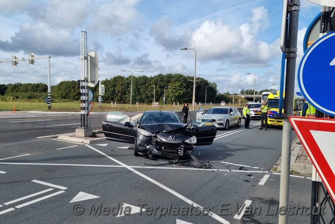 Mediaterplaatse ongeval auto lijnbus rozenburg 11102021 Image00003