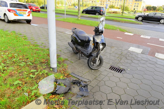 Mediaterplaatse scooterrijder gewond na ongeval met auto hdp 22102021 Image00002