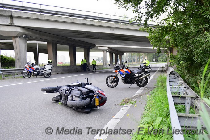 Mediaterplaatse motor rijder overleden na ongeval A205 vijfhuizen 07092021 Image00003