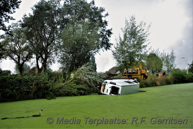 Mediaterplaatse ongeval auto te water reeuwijk 18092021 Image00016