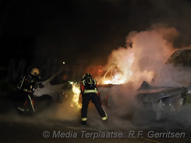 Mediaterplaatse Weer in de nacht een voertuigbrand in gouda 28012021 Image00057