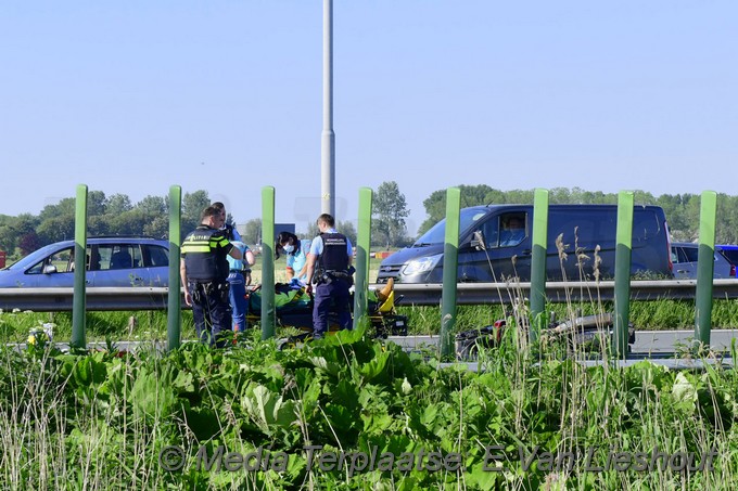 Mediaterplaatse motorrijder gewond op de N205 vijfhuizen 02062021 Image00001