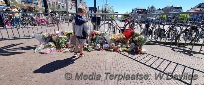 Mediaterplaatse politie herdenkt bij bloemen zee steenstraat ldn 06062021 Image00010