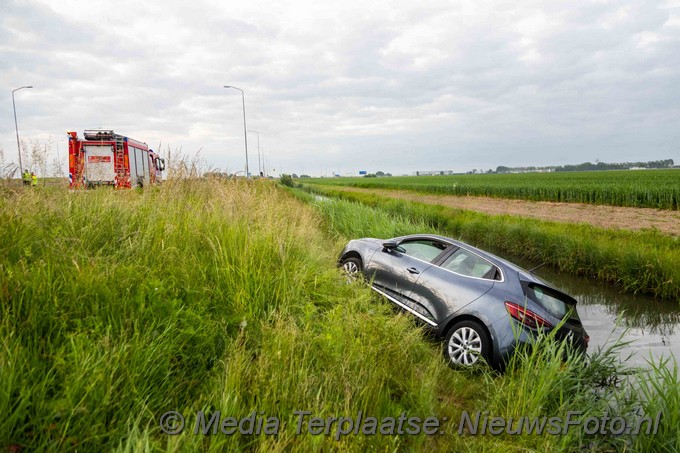 Mediaterplaatse auto te water lijnden 11062021 Image00006