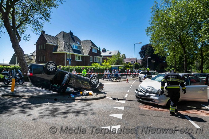 Mediaterplaatse auto op kop heemstede 13062021 Image00004