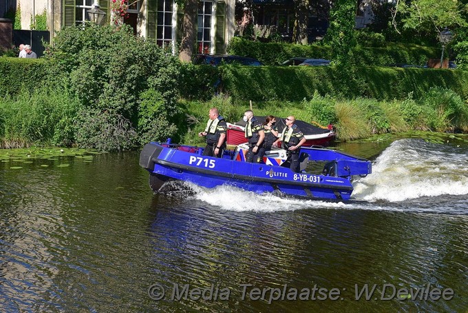 Mediaterplaatse verwarden man springt in het water ldn 24062021 Image00007