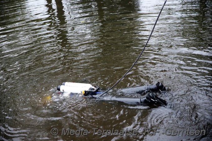 Mediaterplaatse brandweer duikt telefoon op gouda 03052021 Image00009