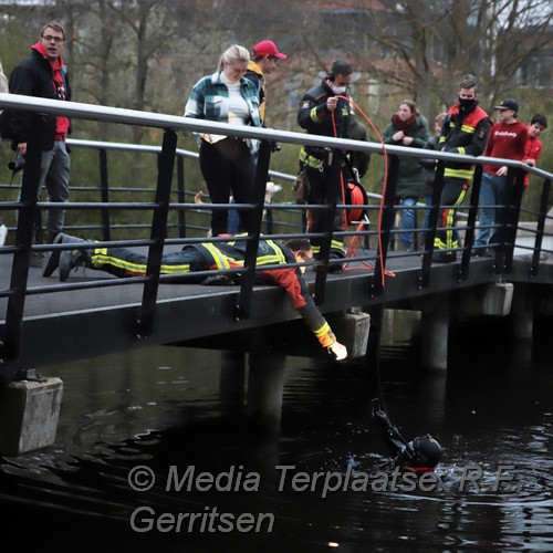 Mediaterplaatse brandweer duikt telefoon op gouda 03052021 Image00031