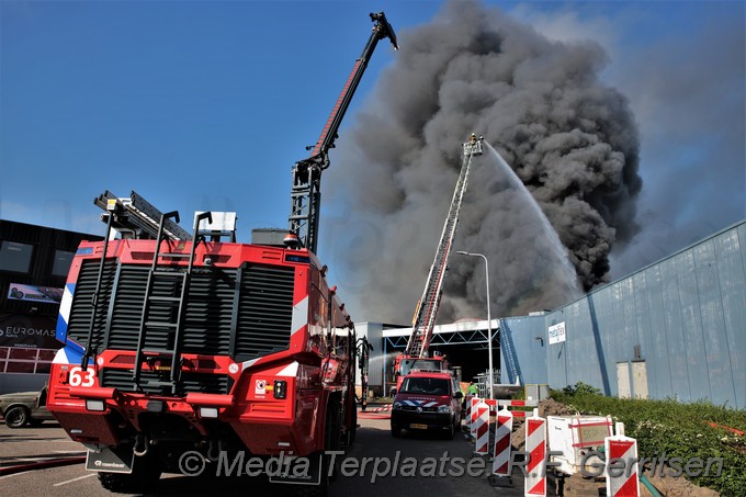 Mediaterplaatse grote brand lekkerkerk 30052021 Image00013