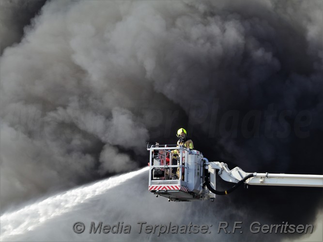 Mediaterplaatse grote brand lekkerkerk 30052021 Image00015