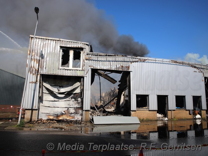 Mediaterplaatse grote brand lekkerkerk 30052021 Image00017