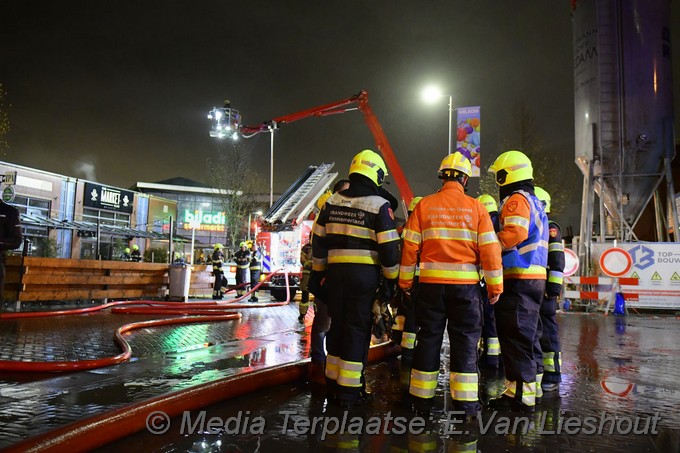 Mediaterplaatse grote brand kruisweg centrum hoofddorp 07042022 Image00012